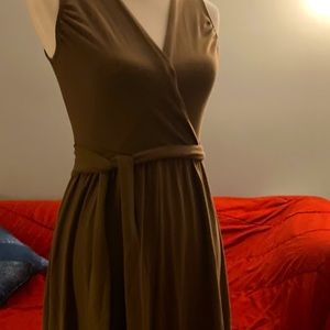 Banana Republic Super Comfy Cute Wrap Dress. Super Soft Breathable Material.